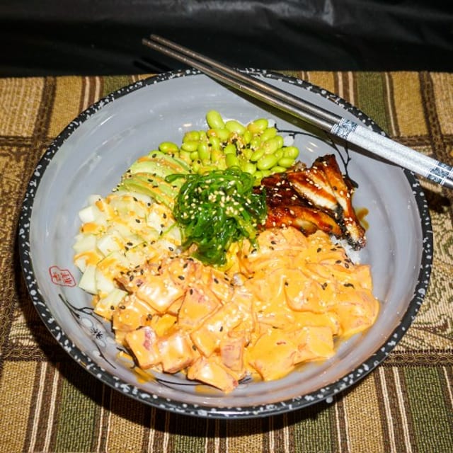 Combo Poke Bowl**.