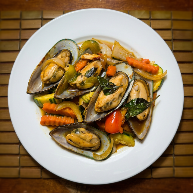 Steamed Mussel Basil.